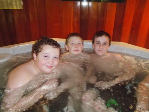 Hot tub after a hard day of skiing - Life is good!